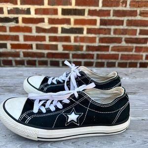 Black converse sneakers